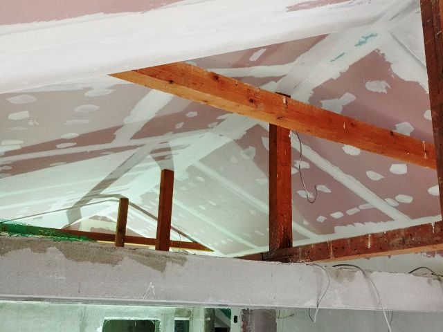 Adaptacije potkrovlja cena