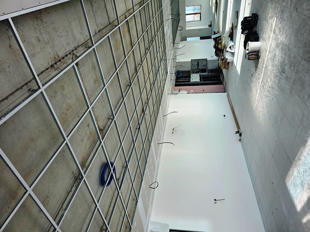 Armstrong plafoni montaža